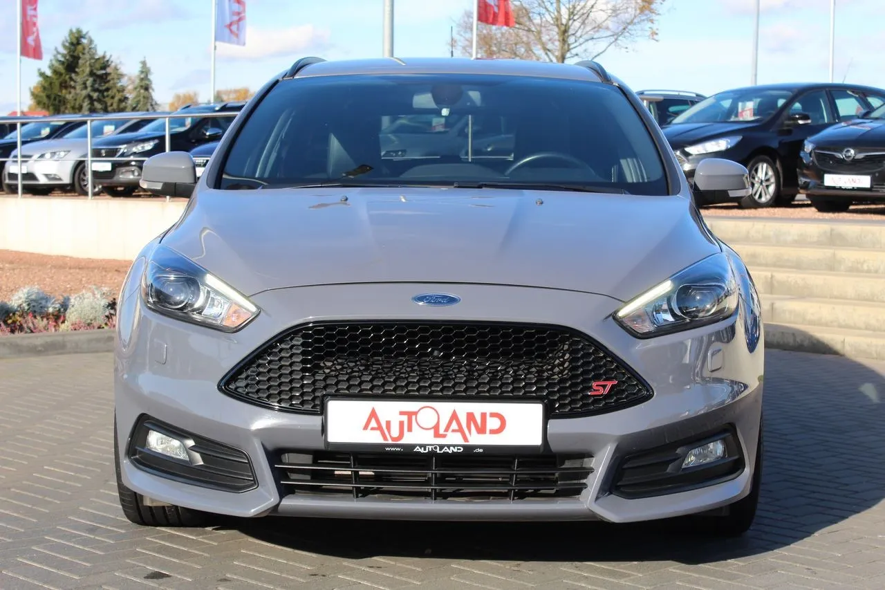 Ford Focus ST 2.0 Ecoboost...  Image 2