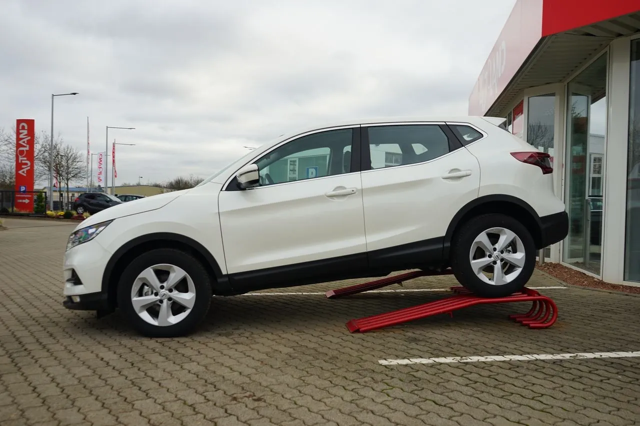 Nissan Qashqai 1.3 DIG-T...  Image 3