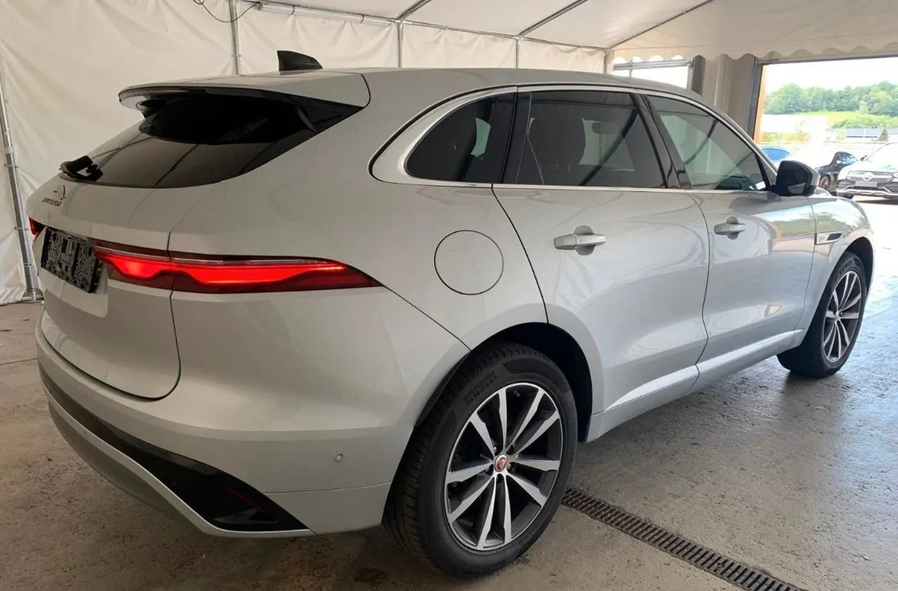 JAGUAR F-Pace 2.0 D 204 CV AWD aut. R-Dyn. SE Image 3